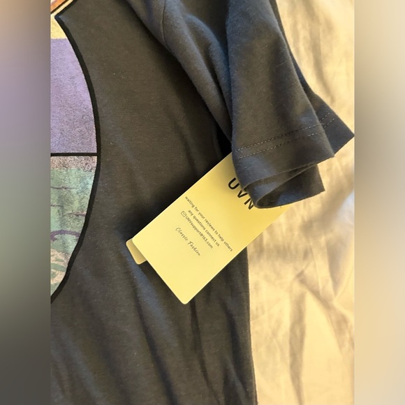 Pink Floyd Graphic T-Shirt
New- unisex cotton 
Unique design 
Rare find - Picture 5 of 6